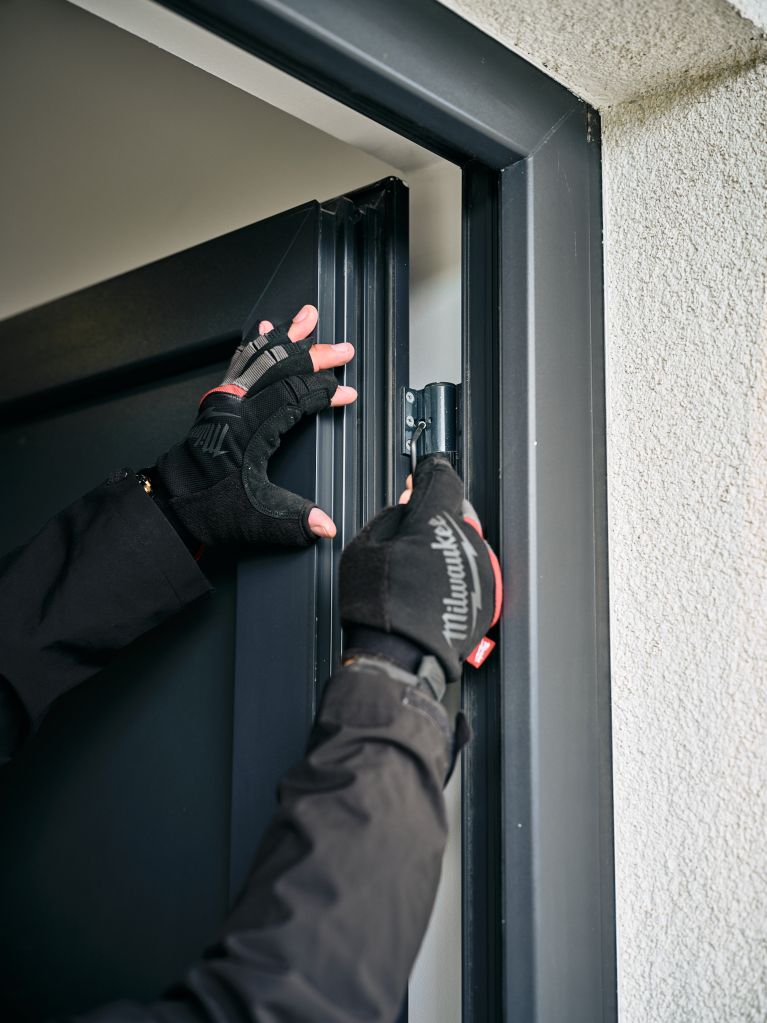 http://Servis%20a%20nastavovanie%20vchodových%20dverí_window%20solutions